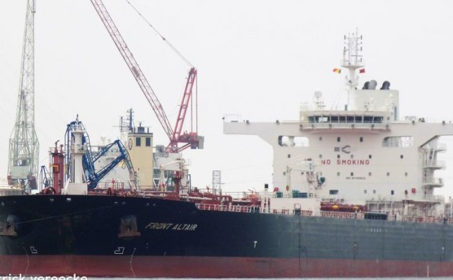 Dramatično na Bliskom istoku: Napadnuta dva tankera u Omanskom zaljevu, posada hitno evakuirana