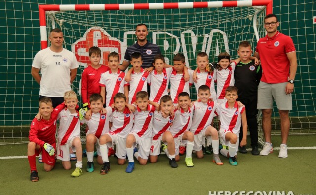 Najmlađi nogometaši HŠK Zrinjski treću godinu za redom osvajaju turnir Ljetni kup u Sarajevu