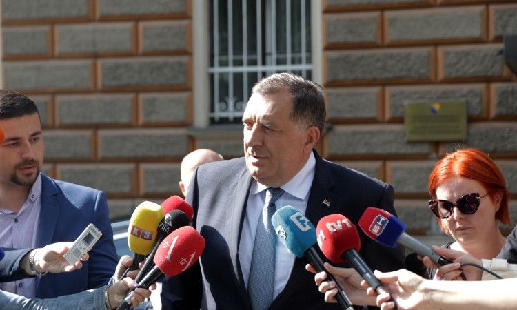 Dodik: Odluka o obustavi gradnje Pelješkog mosta remeti odnose sa RH