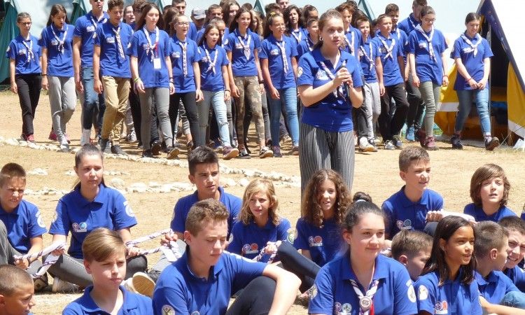 Izviđači i izviđačice iz BiH i zemalja regiona na Boračkom jezeru