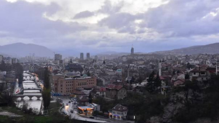 U BiH umjereno oblačno, popodne mogući pljuskovi i grmljavina