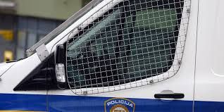 Državljanin BiH u kombiju prevozio 16 ilegalnih migranata