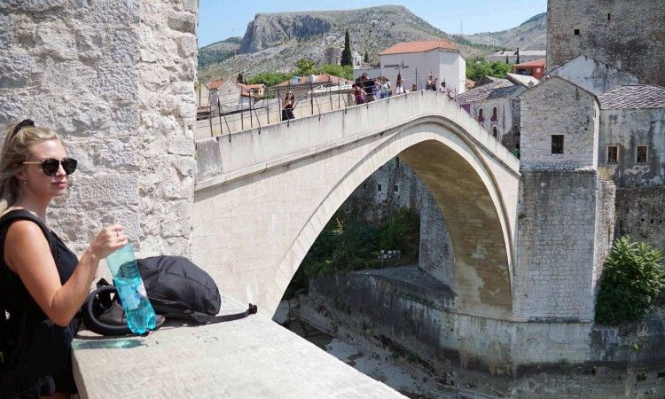 U Mostaru se danas 453. tradicionalni skokovi sa Starog mosta