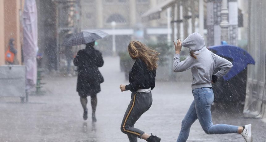 Nevrijeme zaustavilo proizvodnju u Đuri Đakoviću: Vjetar uništio hale i nosio grede