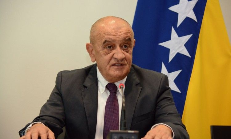 Istražitelji i dalje ne mogu otkriti tko je plasirao lažne tekstove s izmišljenim izjavama Vjekoslava Bevande