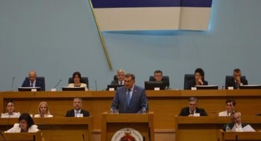 Dodik: 'Mi imamo popisanih 55 000 glasova u Banja Luci koji će sutra glasat. Džaba se boriš, bolan. Samo ti govorim da ćeš džabe potrošit pare'