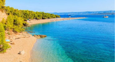 najljepša plaža, plaža na obali, zlatni rat, Hrvatska zemlja, turizam