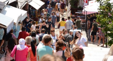 Mostar: Nedeljnja šetnja kroz Stari grad