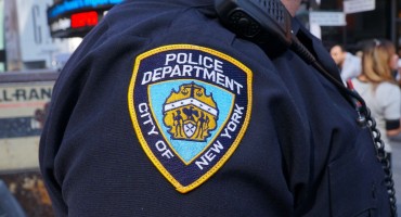 Strava u New Yorku: Preminuli jednogodišnji blizanci, otac ih je osam sati ostavio u automobilu