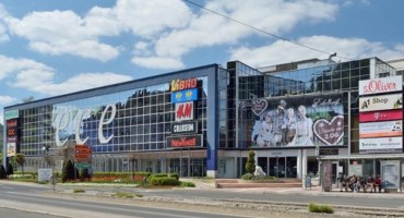 Državljanin BiH napravio kaos u tržnom centru: Svukao odjeću s partnerice pa završio s lisicama na rukama