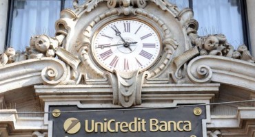 Vlasnici najveće banke u BiH otpuštaju 8.000 ljudi