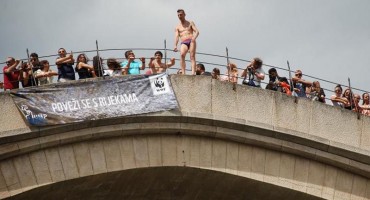 Mostar: Skokom sa Starog mosta ukazano na važnost zaštite rijeka