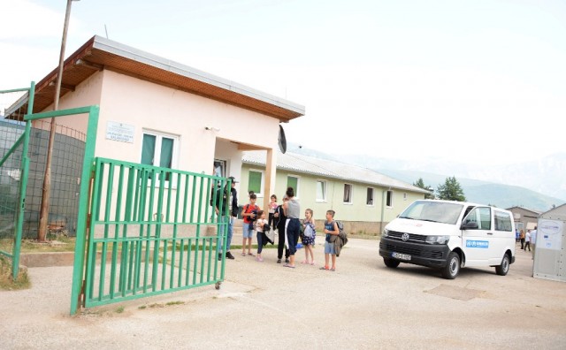 Švicarska donirala kombi vozilo Izbjegličkom centru Salakovac