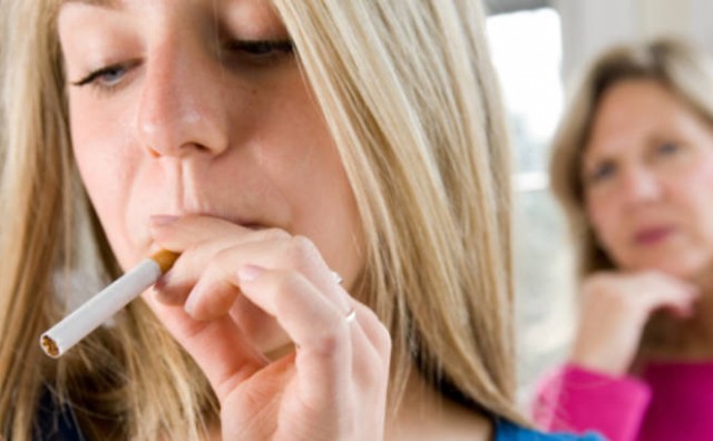 Učenici slobodno kupuju cigarete u trgovinama