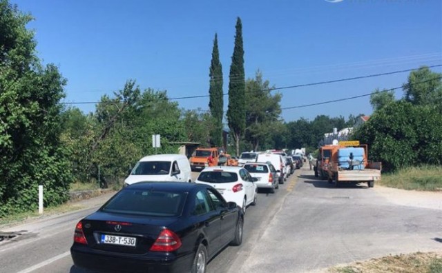 Radovi: Kilometarske kolone na cesti između Širokog Brijega i Mostara
