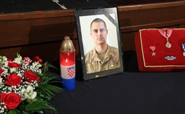 Josip Briški pokopan uz najviše vojne počasti: 'S ponosom je nosio zelenu beretku' 