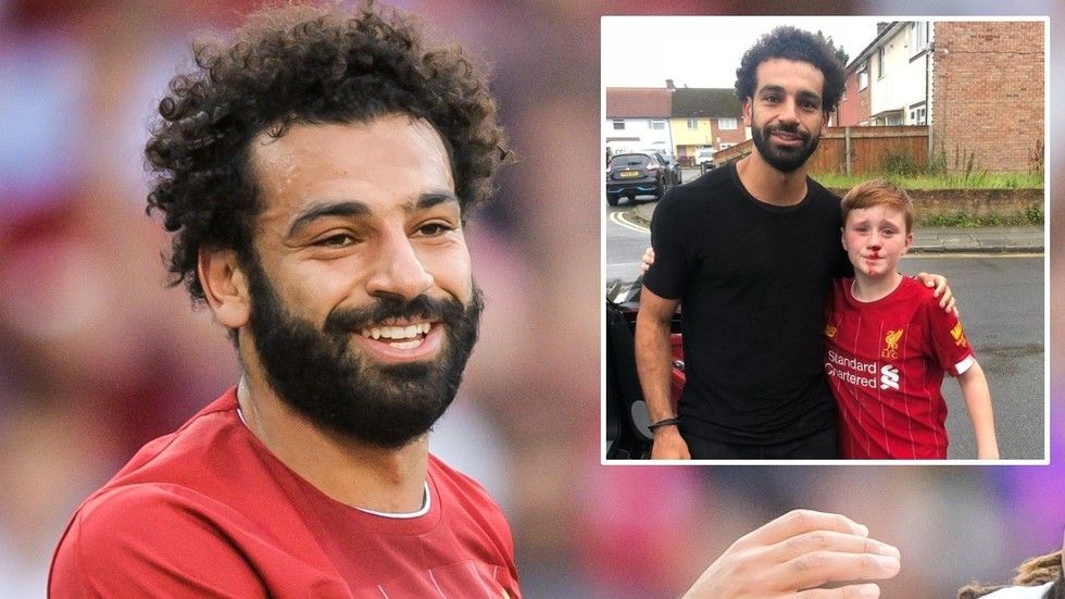 Mo Salah pozira s mladim navijačem koji je slomio nos pokušavajući pozdraviti Liverpoolovu zvijezdu