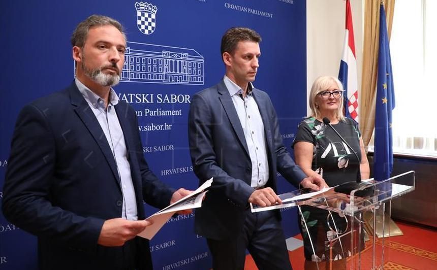 Božo Petrov: Pupovac se treba ispričati