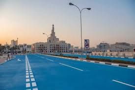 Doha farba gradske ulice u plavo zbog nesnošljivih vrućina