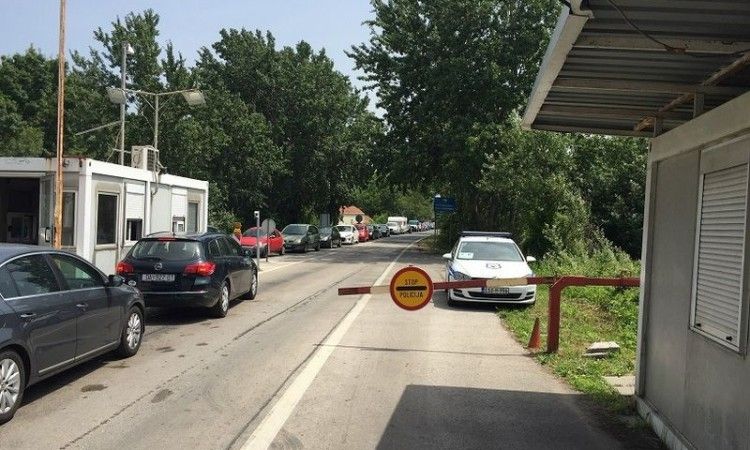Gužve na više graničnih prijelaza