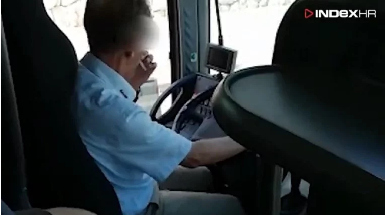 Vozač busa u Dalmaciji: 'Puši dok vozi i vrijeđa ljude'