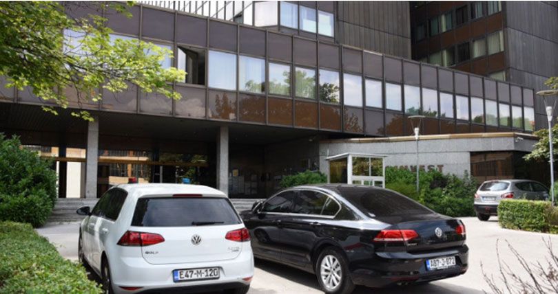 Federalna vlast i službenici potrošili 2 milijuna KM za gorivo i 630.000 KM za razgovore mobitelom