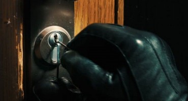 Kućna pomoćnica opljačkala kuću 