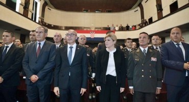 oluja, Kolinda Grabar Kitarović