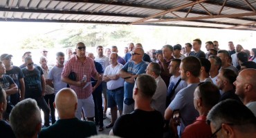 U ponedjeljak okupljanje radnika Aluminija