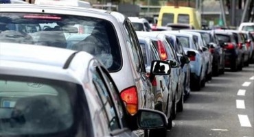 Kolone na graničnim prijelazima Doljani, Bosanska Gradiška, Izačić i Hum