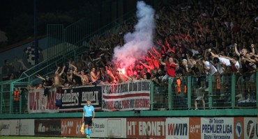 Navijači Zrinjskog na Pecari