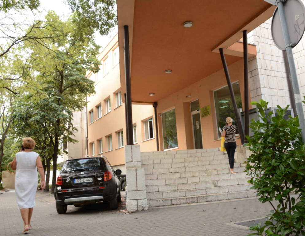 KORAK NAPRIJED, NAZAD DVA Ponovo se vraćamo brojci od preko 30 000 nezaposlenih u HNŽ-u