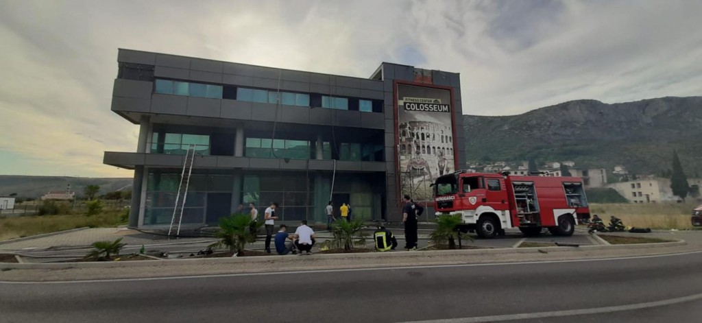 Detalji požara Borse: Radnici bili unutra, izgorjeli dvorana, skladište, fitness sprave, kožna galanterija