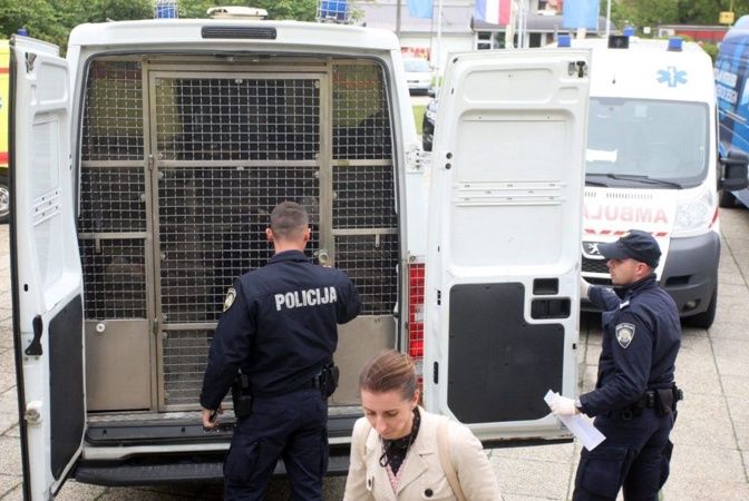 Godinama zlostavljao suprugu i tri kćeri