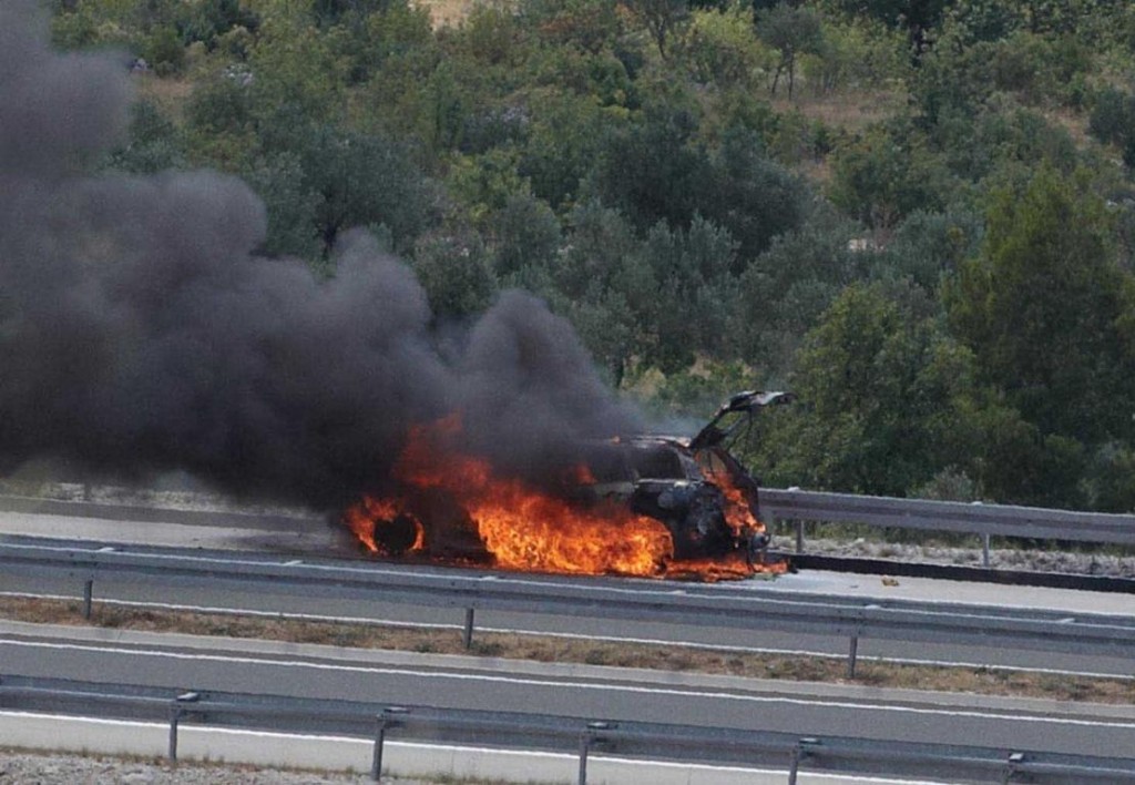 Više poginulih na autocesti A3: Ljudi izgorjeli u zapaljenom autu