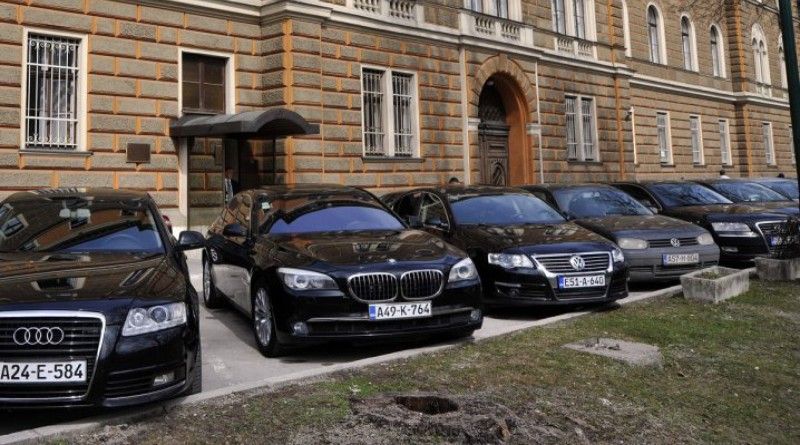 Vlast širi vozni park: Odobrena nabavka novih 24 automobila za institucije Federacije BiH