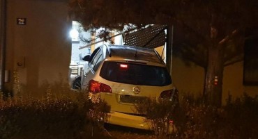 automobil, kuća, policija