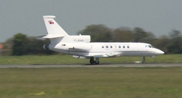 Grom udario u avion kojim je Ivica Dačić letio za Ljubljanu