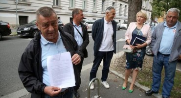 Branitelji: Milorad Pupovac 28 godina unosi nemir i razdor među hrvatski narod i huška srpski narod na hrvatski narod