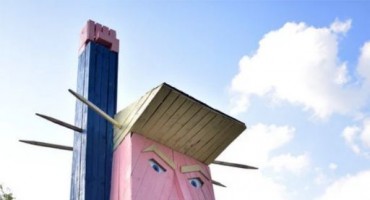 statua , Donald Trump, Slovenija, sevnica
