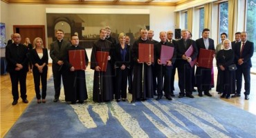 Grabar Kitarović: Hrvati su istinski marijanski narod