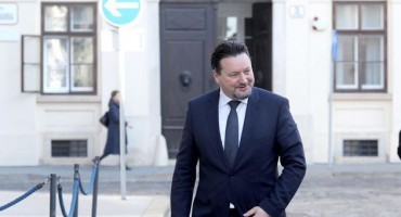 Bivšem hrvatskom ministru Lovri Kuščeviću ukinut zastupnički imunitet