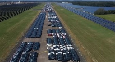 Pogledajte groblje 9.000 novih, ali neispravnih Mercedesa