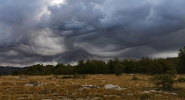 Na Dinari snimljeni oblaci za koju znanstvenici nisu sigurni kako nastaje