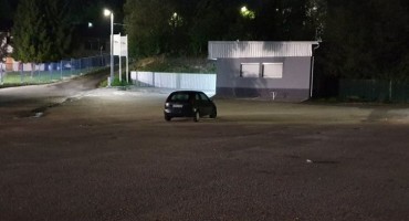 Građani upozoravaju: Parking postao poligon za seks: Ovo je nesnošljivo, bacaju iskorištene kondome!