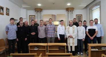 svećenici, provincija