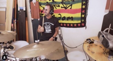 Ovako zvuči video koji je sniman na pet kontinenata istovremeno: “The Weight” s Robertsonom i Ringo Starrom