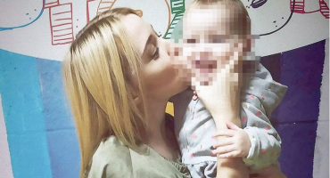 Dijete slučajno pritisnulo automatski prekidač za zatvaranje prozora i zadavilo mladu majku