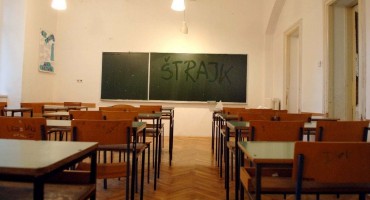 ČETVRTI SAT ČETVRTI ŠTRAJK Srednje školstvo u ZHŽ traži kolektivni ugovor, veću plaću i bolje uvijete rada