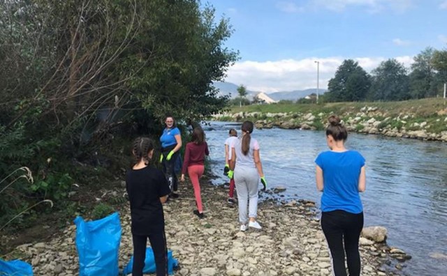 Mladi u Vitezu očistili korito rijeke Lašve - 14.09.2019